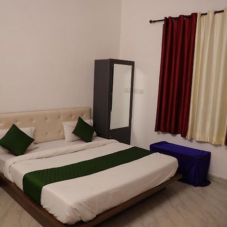Winter Mountain Resort Pushkar Bagian luar foto