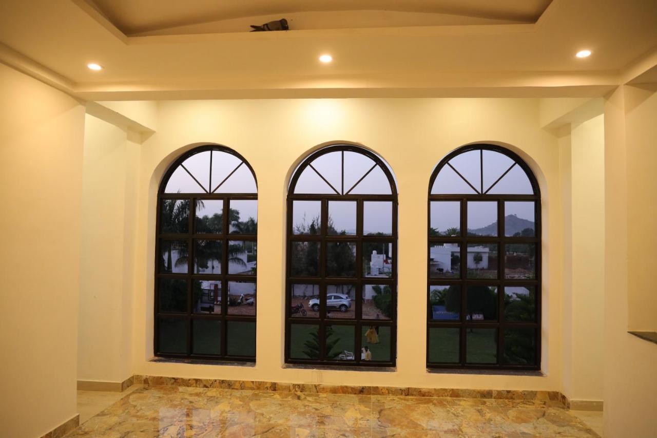Winter Mountain Resort Pushkar Bagian luar foto