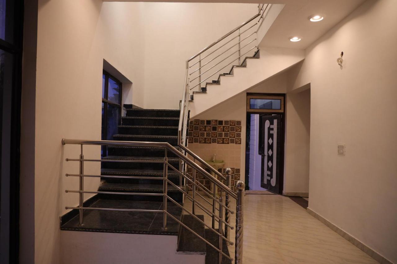 Winter Mountain Resort Pushkar Bagian luar foto