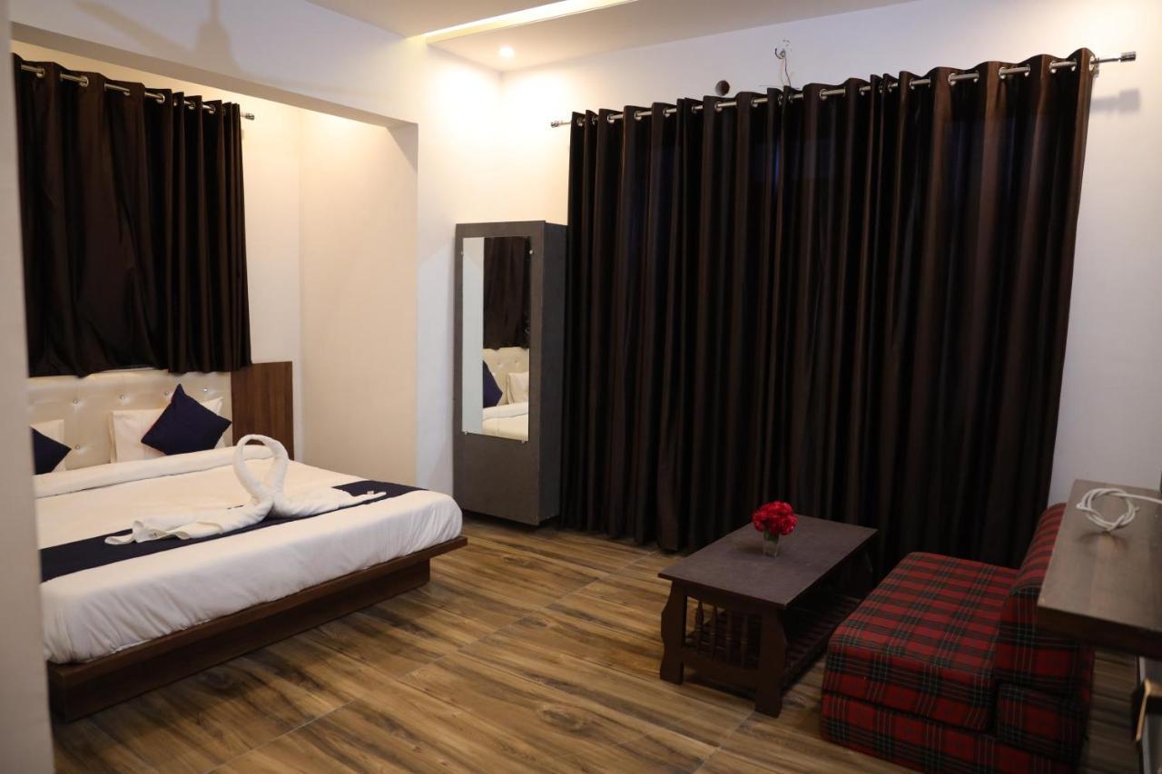 Winter Mountain Resort Pushkar Bagian luar foto