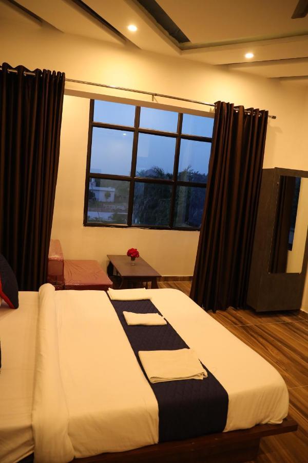 Winter Mountain Resort Pushkar Bagian luar foto