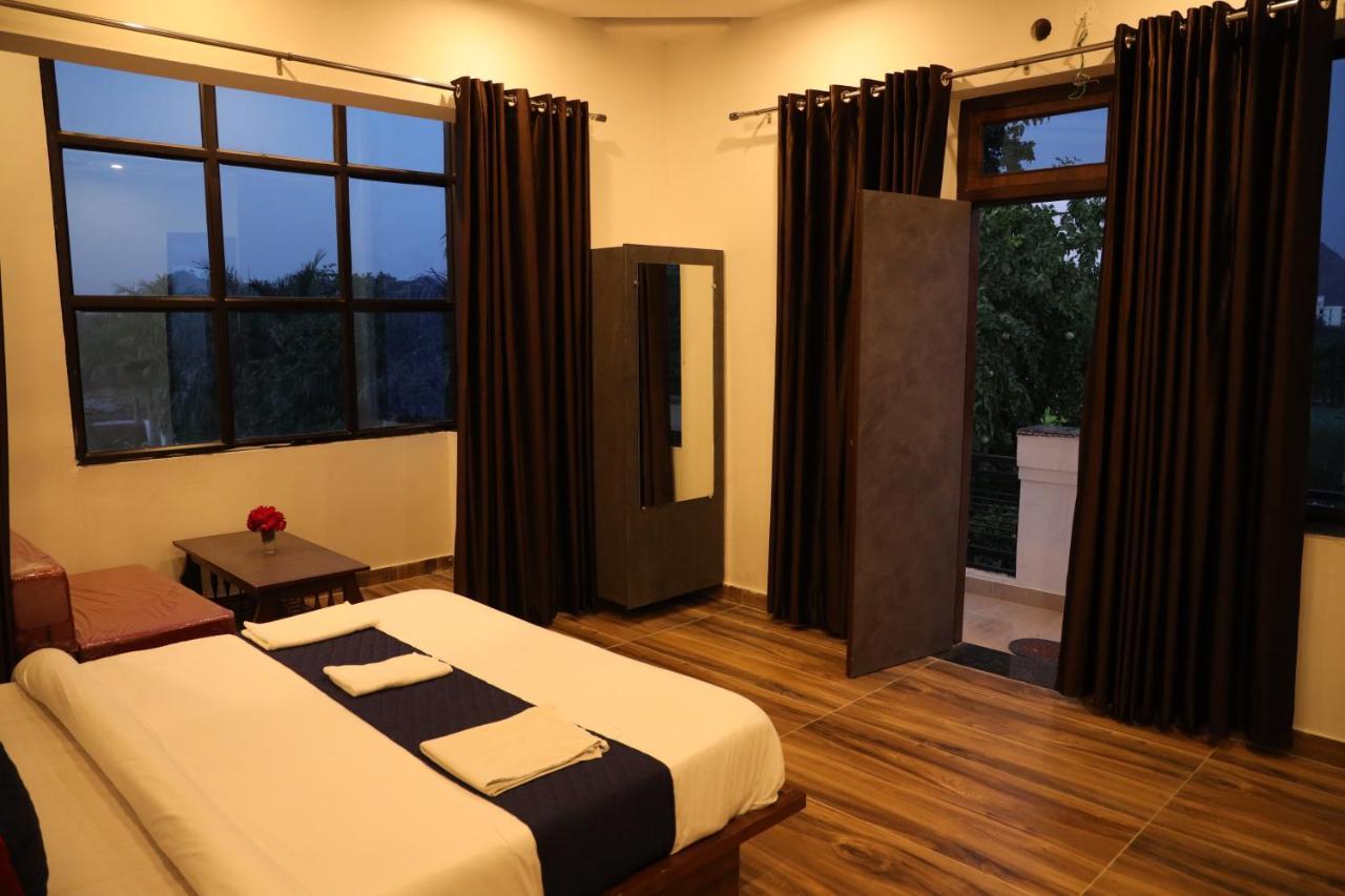 Winter Mountain Resort Pushkar Bagian luar foto