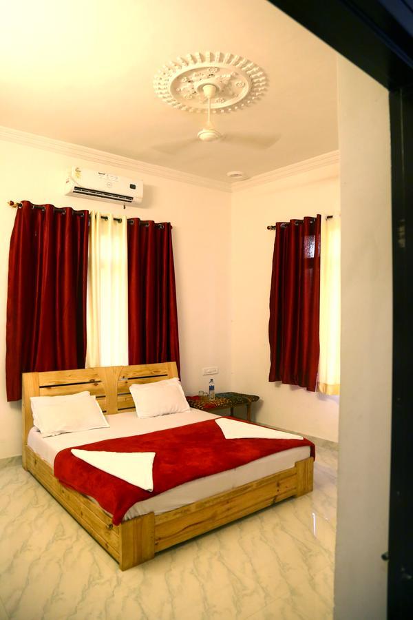 Winter Mountain Resort Pushkar Bagian luar foto