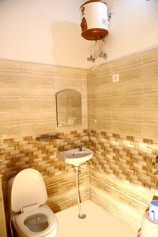 Winter Mountain Resort Pushkar Bagian luar foto