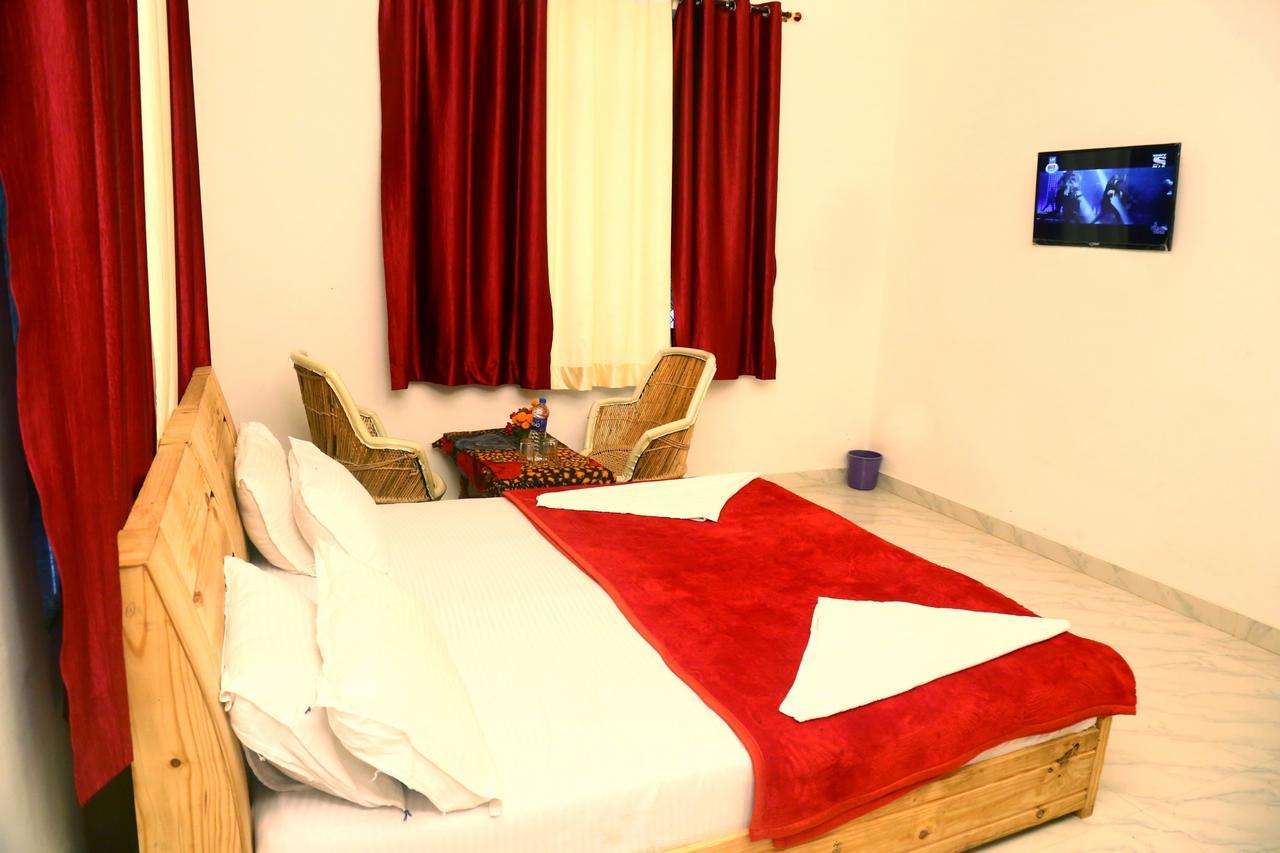 Winter Mountain Resort Pushkar Bagian luar foto