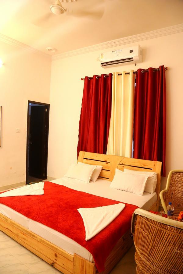 Winter Mountain Resort Pushkar Bagian luar foto