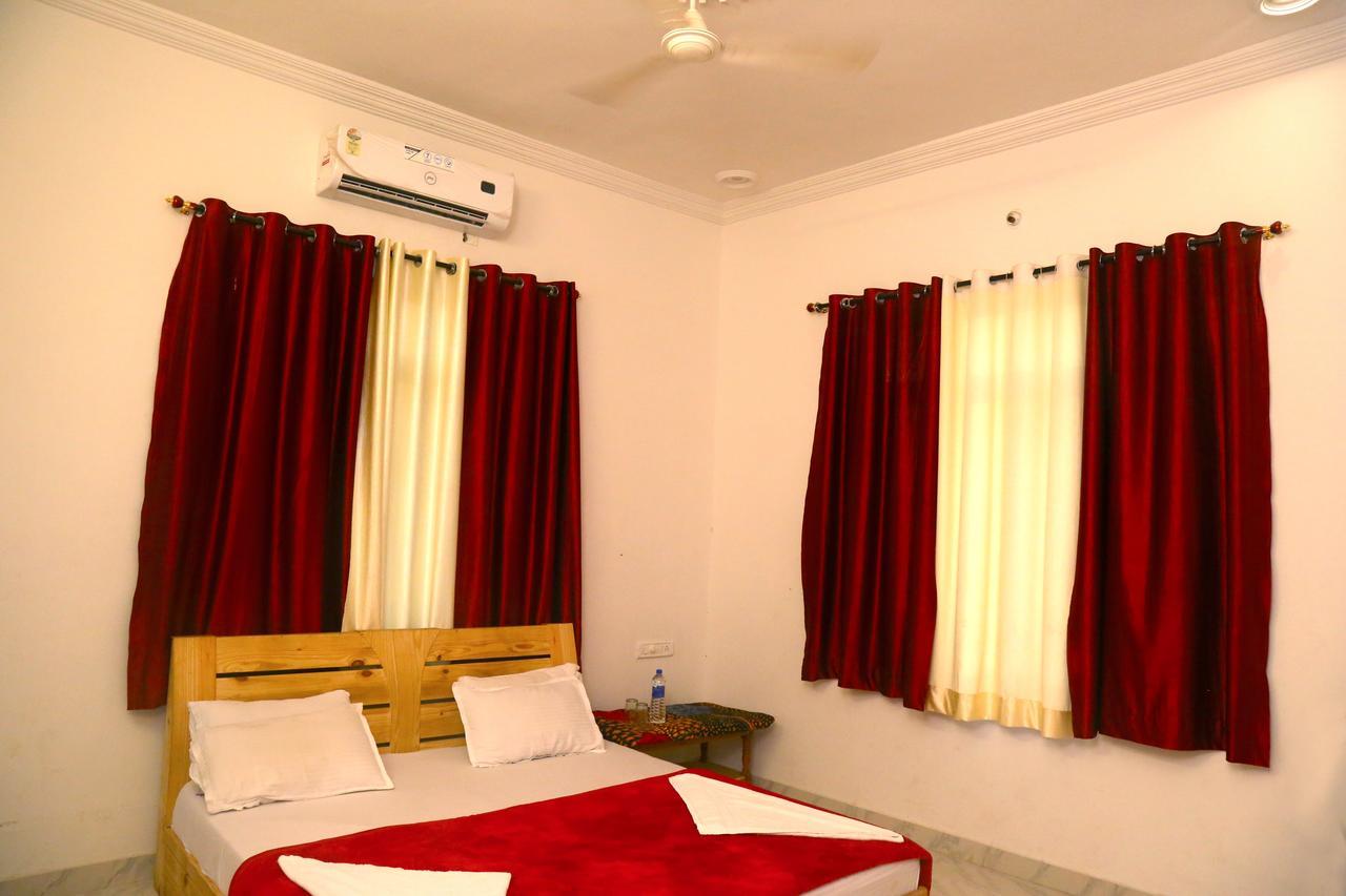 Winter Mountain Resort Pushkar Bagian luar foto